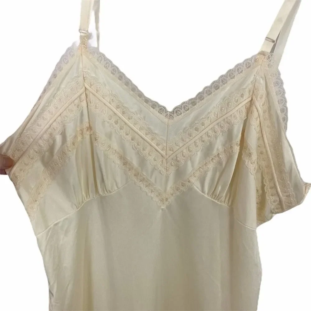 Vintage Vincent ivory nylon and lace slip size 42 - Picture 3 of 7